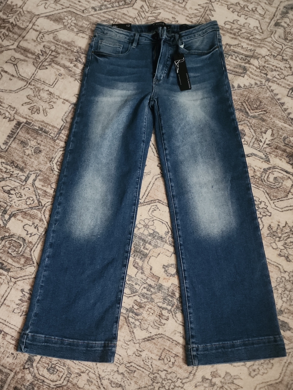 New Lucky & Blessed Womens Size 12 Mid Rise Light Blue Jeans. NWT